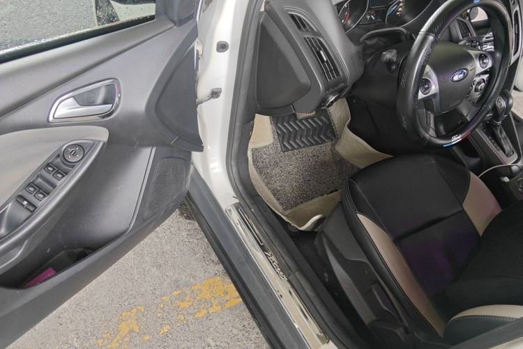 Used Ford Focus 2012 Hatchback 1.6L Automatic Comfort Model Driver Seat