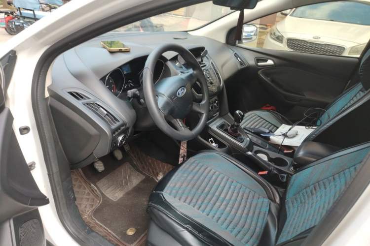 Used Ford Focus 2012 Hatchback 1.6L Manual Comfort Model Driver Seat