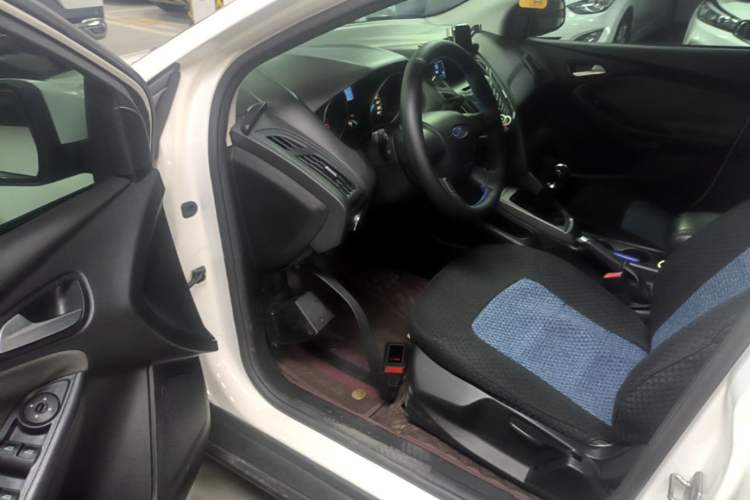 Used Ford Focus 2012 Hatchback 1.6L Manual Comfort Model Driver Seat