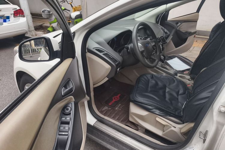 Used Ford Focus 2012 Sedan 1.6L Automatic Comfort Model Driver Seat
