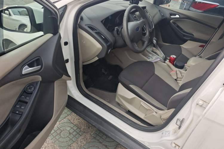 Used Ford Focus 2012 Sedan 1.6L Automatic Comfort Model Driver Seat