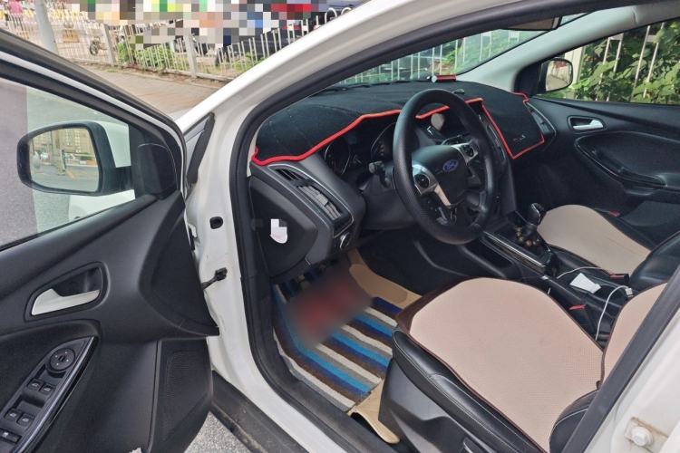 Used Ford Focus 2012 Hatchback 1.6L Manual Fashion Edition Driver Seat