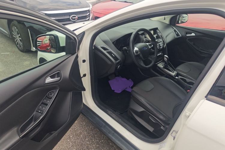 Used Ford Focus 2012 Hatchback 1.6L Automatic Fashion Edition Driver Seat