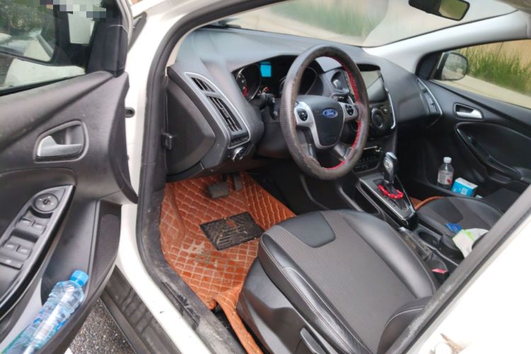 Used Ford Focus 2012 Sedan 1.6L Automatic Fashion Edition Driver Seat