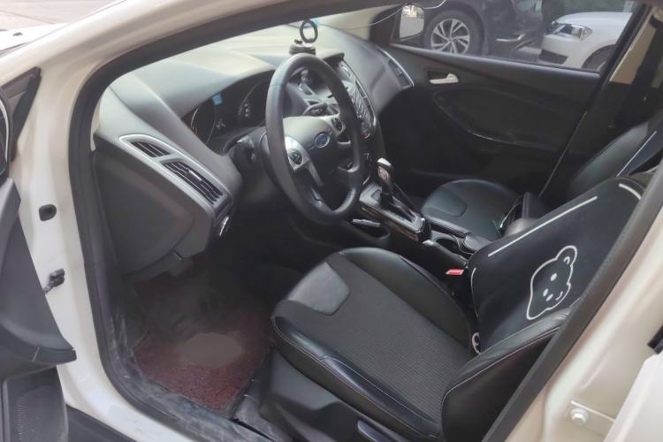 Used Ford Focus 2012 Hatchback 1.6L Automatic Fashion Edition Driver Seat