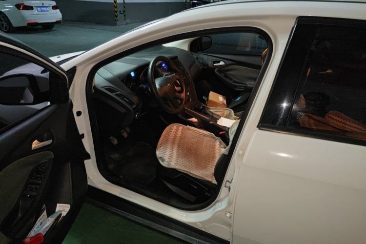 Used Ford Focus 2012 Hatchback 1.6L Manual Comfort Model Driver Seat