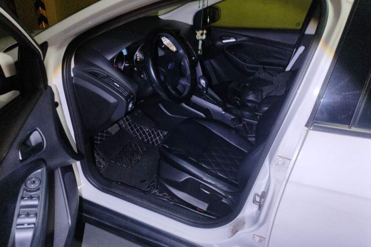 Used Ford Focus 2012 Hatchback 1.6L Automatic Comfort Model Driver Seat