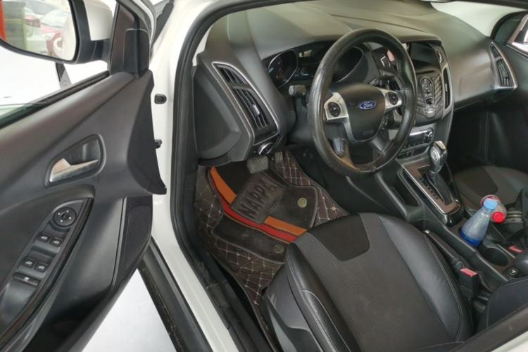 Used Ford Focus 2012 Sedan 1.6L Automatic Fashion Edition Driver Seat