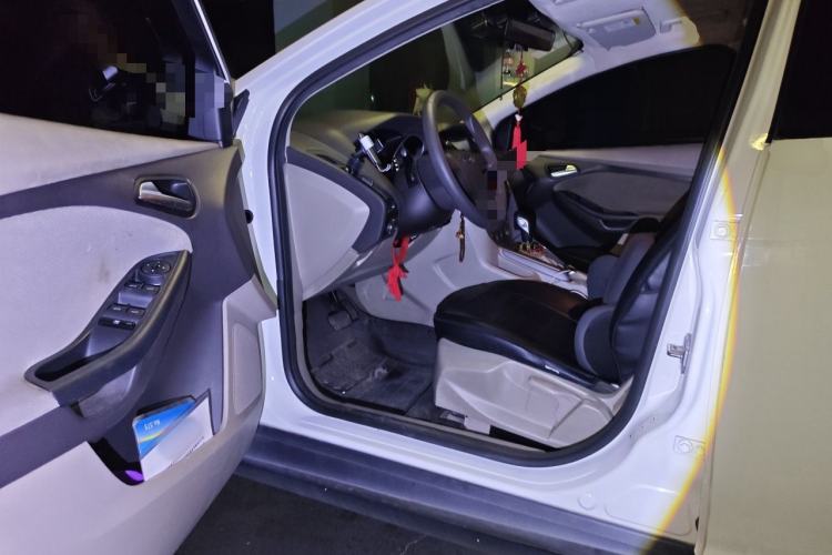 Used Ford Focus 2012 Sedan 1.6L Automatic Comfort Model Driver Seat