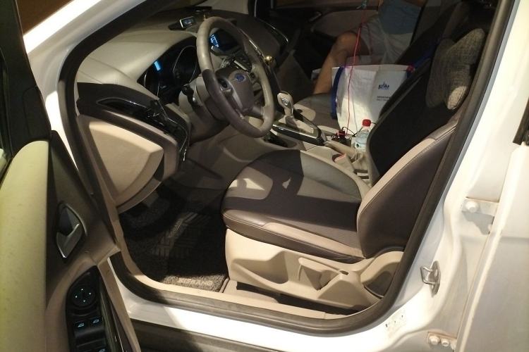 Used Ford Focus 2012 Hatchback 1.6L Automatic Fashion Edition Driver Seat