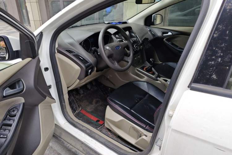 Used Ford Focus 2012 Sedan 1.6L Manual Comfort Model Driver Seat