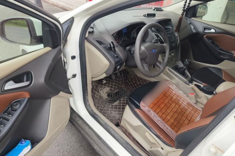 Used Ford Focus 2012 Sedan 1.6L Manual Comfort Model Driver Seat