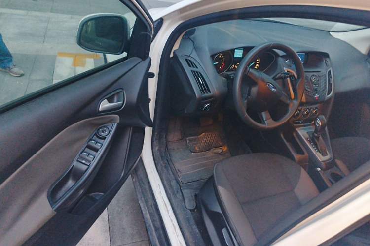 Used Ford Focus 2012 Hatchback 1.6L Automatic Comfort Model Driver Seat