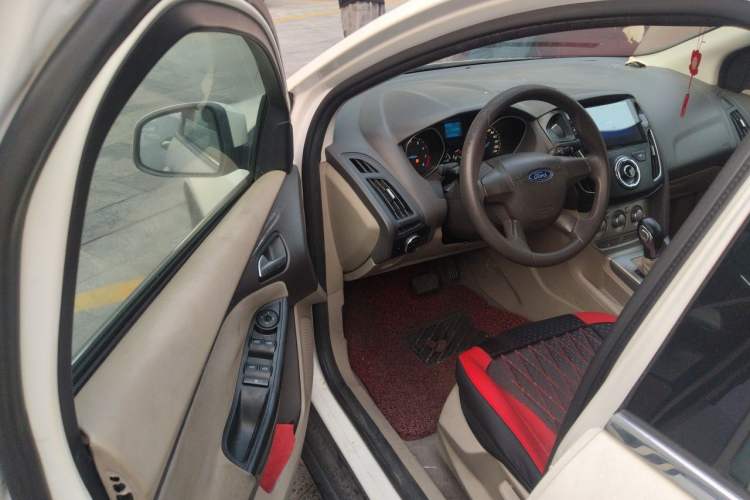 Used Ford Focus 2012 Sedan 1.6L Automatic Comfort Model Driver Seat