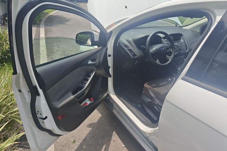 Used Ford Focus 2012 Hatchback 1.6L Automatic Comfort Model Driver Seat