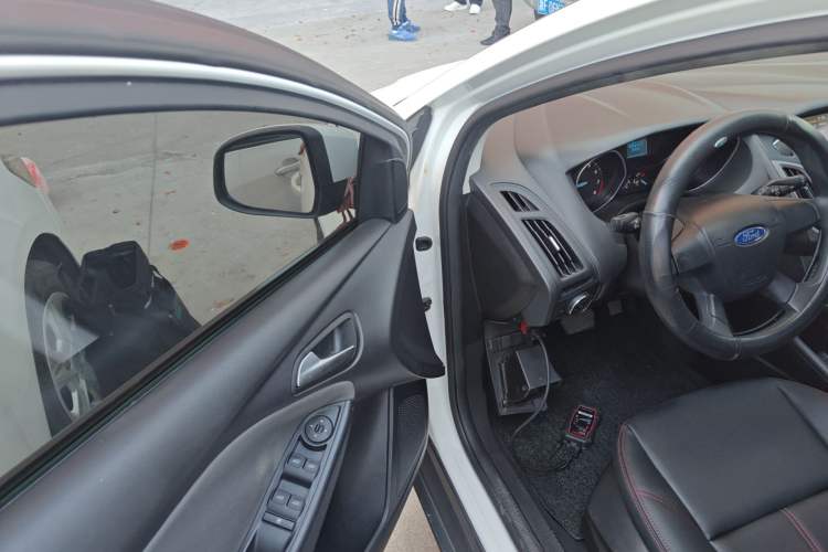 Used Ford Focus 2012 Hatchback 1.6L Automatic Comfort Model Driver Seat