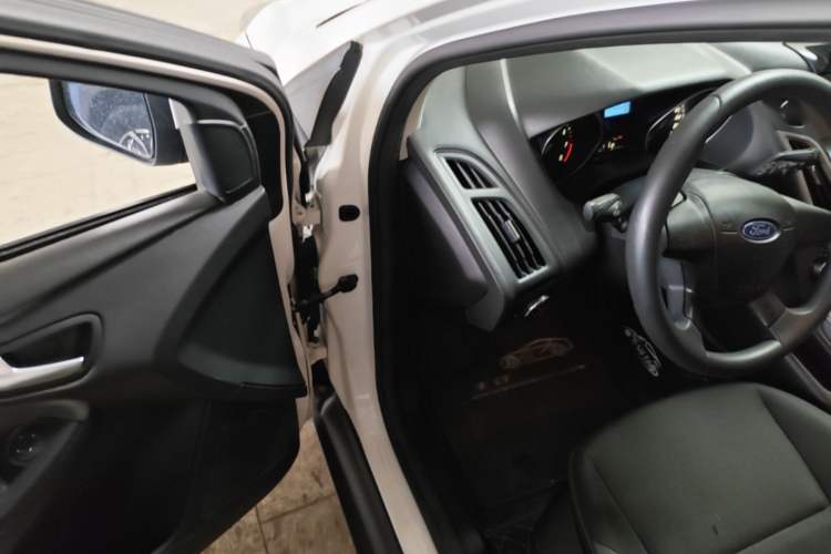Used Ford Focus 2012 Hatchback 1.6L Automatic Comfort Model Driver Seat