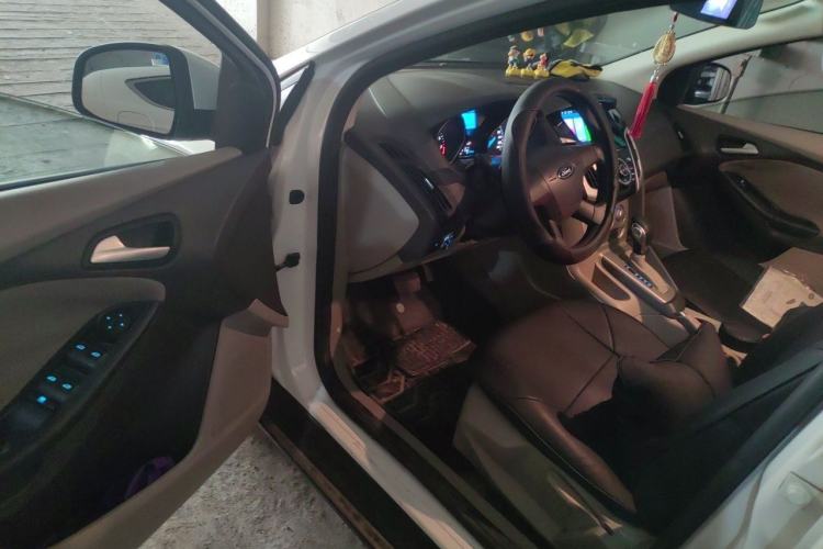 Used Ford Focus 2012 Sedan 1.6L Automatic Comfort Model Driver Seat