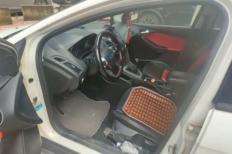 Used Ford Focus 2012 Hatchback 1.6L Manual Comfort Model Driver Seat