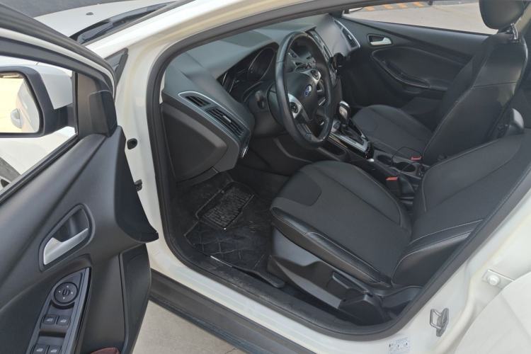 Used Ford Focus 2012 Hatchback 1.6L Automatic Fashion Edition Driver Seat