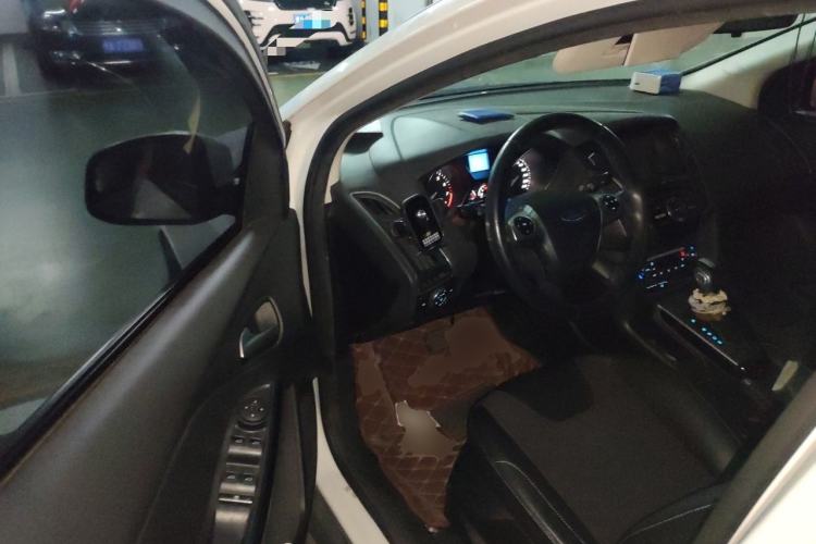 Used Ford Focus 2012 Sedan 1.6L Automatic Fashion Edition Driver Seat