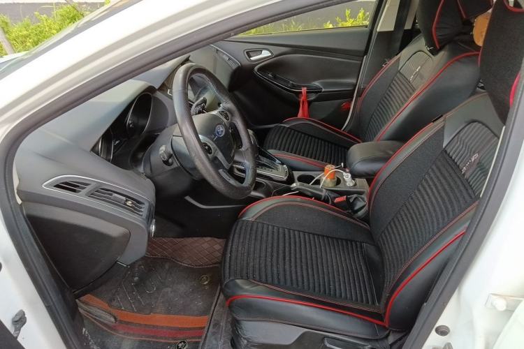 Used Ford Focus 2012 Hatchback 1.6L Automatic Fashion Edition Driver Seat