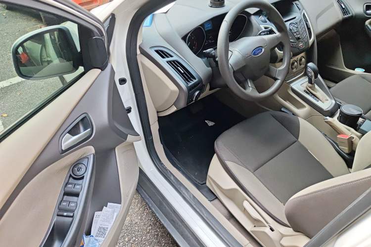 Used Ford Focus 2012 Sedan 1.6L Automatic Comfort Model Driver Seat