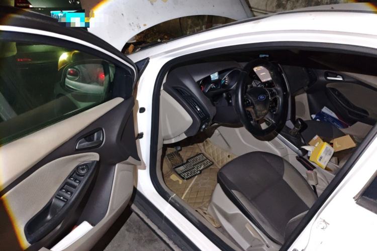 Used Ford Focus 2012 Sedan 1.6L Manual Comfort Model Driver Seat