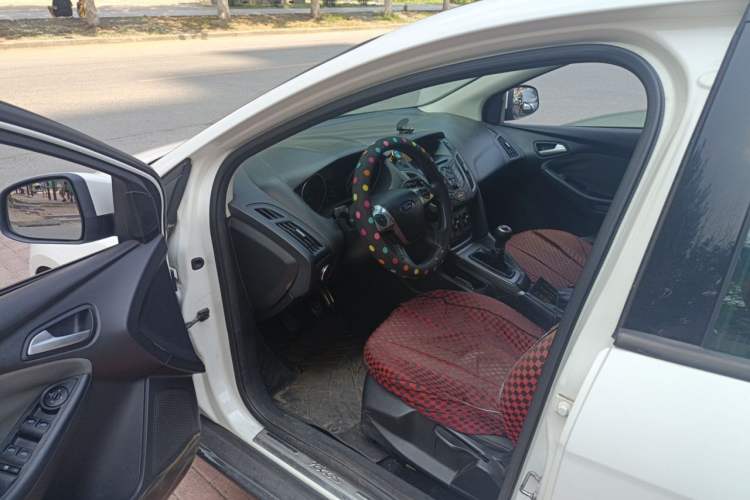 Used Ford Focus 2012 Hatchback 1.6L Manual Comfort Model Driver Seat