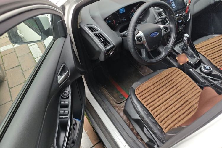 Used Ford Focus 2012 Hatchback 1.6L Automatic Fashion Edition Driver Seat