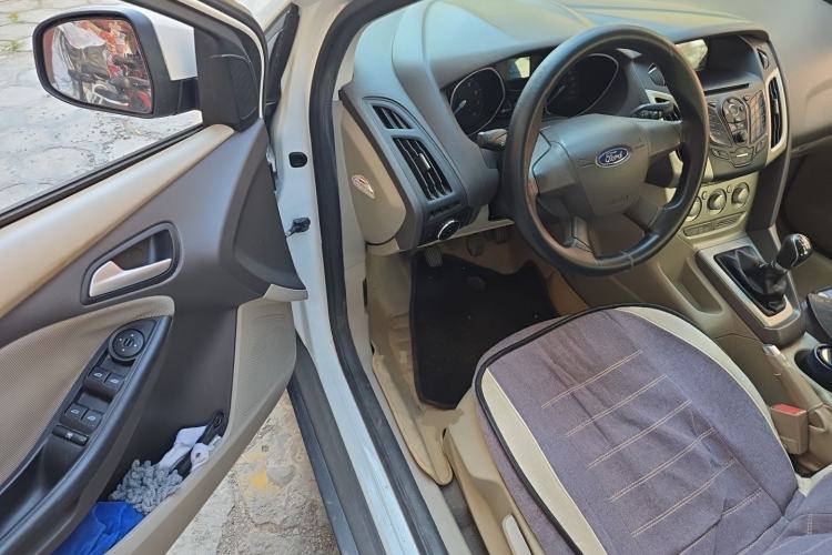 Used Ford Focus 2012 Sedan 1.6L Manual Comfort Model Driver Seat