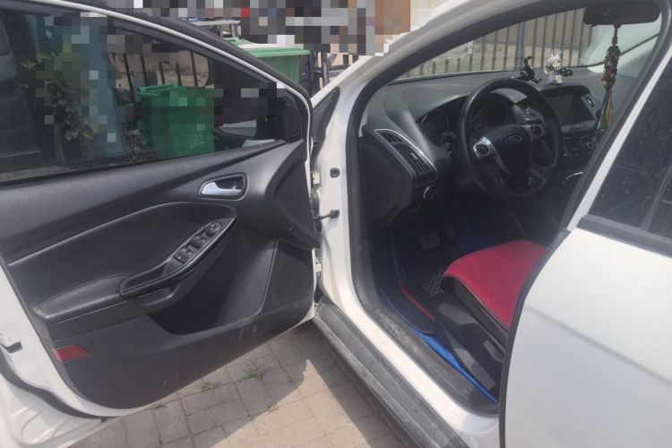 Used Ford Focus 2012 Hatchback 1.6L Automatic Fashion Edition Driver Seat