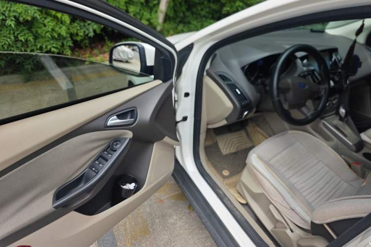 Used Ford Focus 2012 Sedan 1.6L Automatic Comfort Model Driver Seat