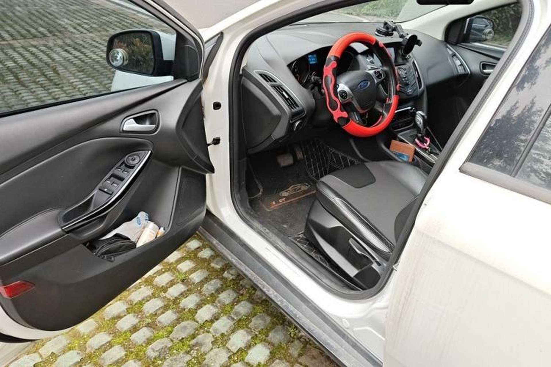 Used Ford Focus 2012 Hatchback 1.6L Automatic Fashion Edition Driver Seat
