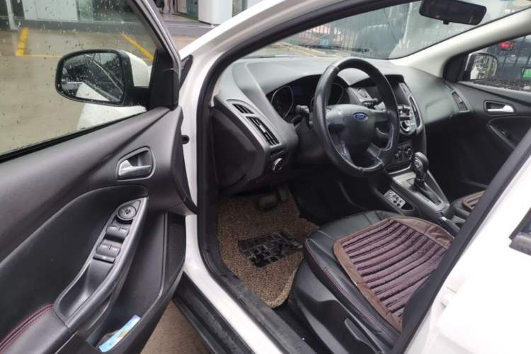 Used Ford Focus 2012 Hatchback 1.6L Automatic Comfort Model Driver Seat