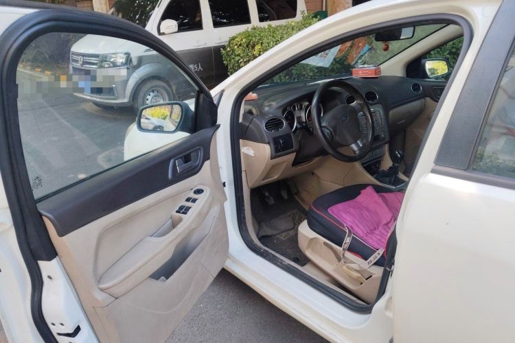Used Ford Focus 2012 Hatchback Classic 1.8L Manual Fashion Edition Driver Seat