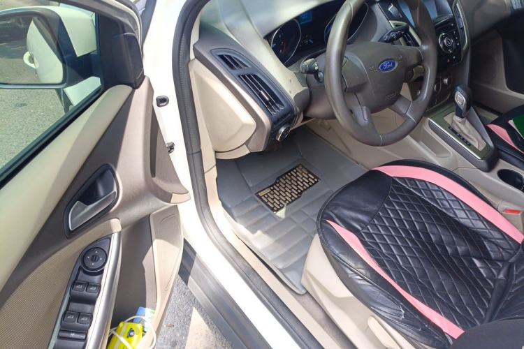 Used Ford Focus 2012 Sedan 1.6L Automatic Comfort Model Driver Seat
