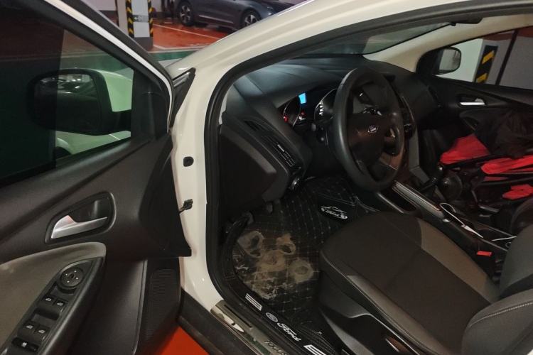 Used Ford Focus 2012 Hatchback 1.6L Manual Comfort Model Driver Seat