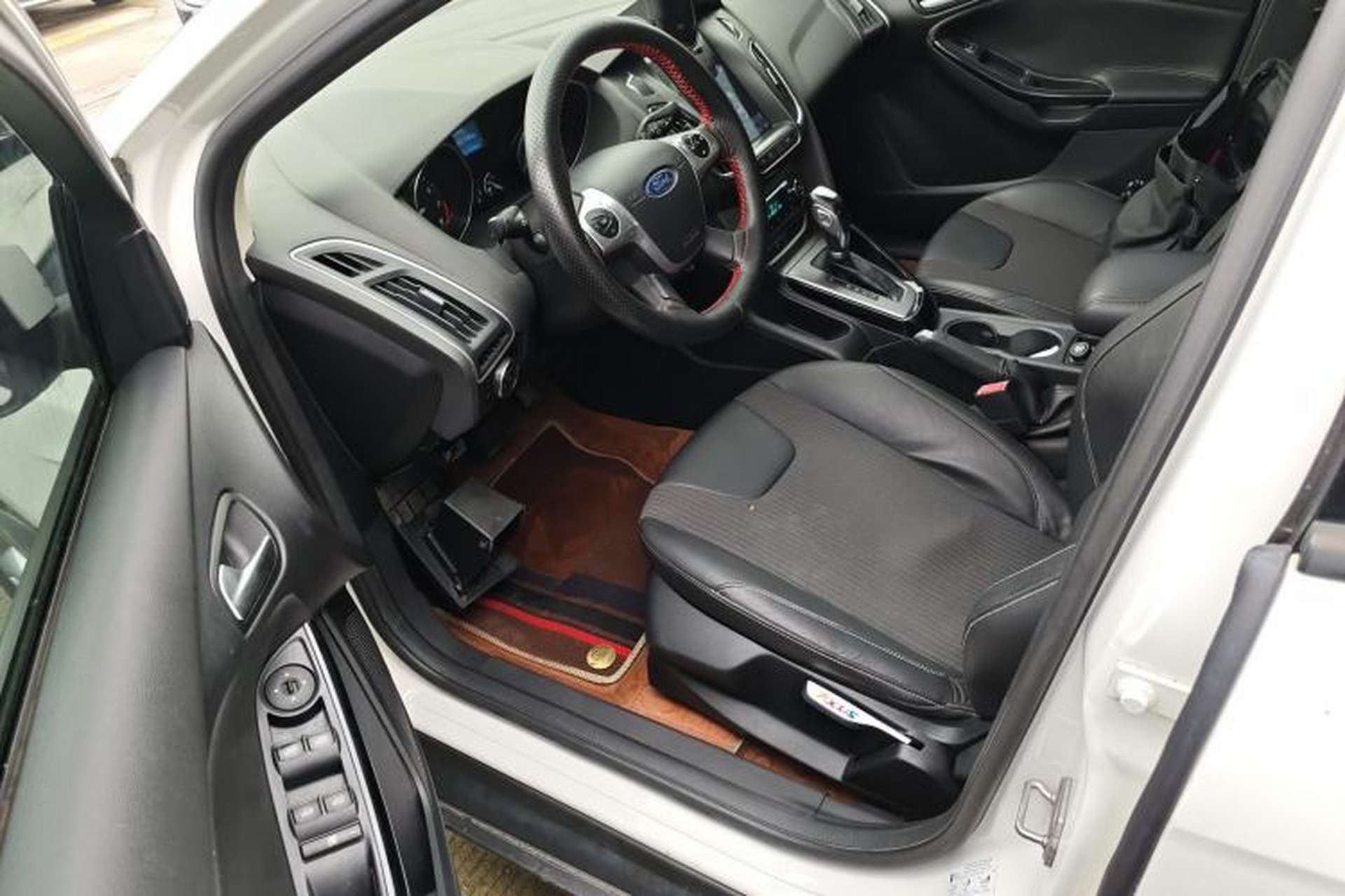 Used Ford Focus 2012 Sedan 1.6L Automatic Fashion Edition Driver Seat