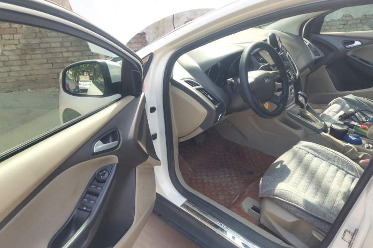 Used Ford Focus 2012 Sedan 1.6L Automatic Comfort Model Driver Seat