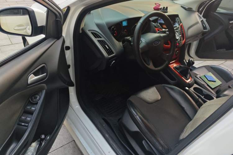 Used Ford Focus 2012 Hatchback 1.6L Manual Fashion Edition Driver Seat