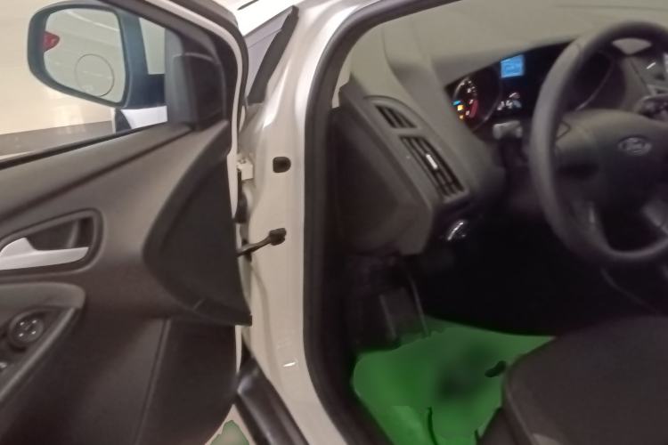 Used Ford Focus 2012 Hatchback 1.6L Automatic Comfort Model Driver Seat