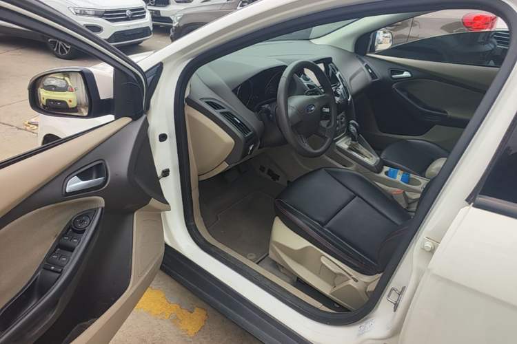 Used Ford Focus 2012 Sedan 1.6L Automatic Comfort Model Driver Seat