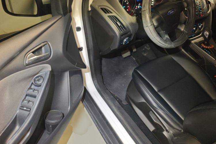 Used Ford Focus 2012 Hatchback 1.6L Automatic Comfort Model Driver Seat