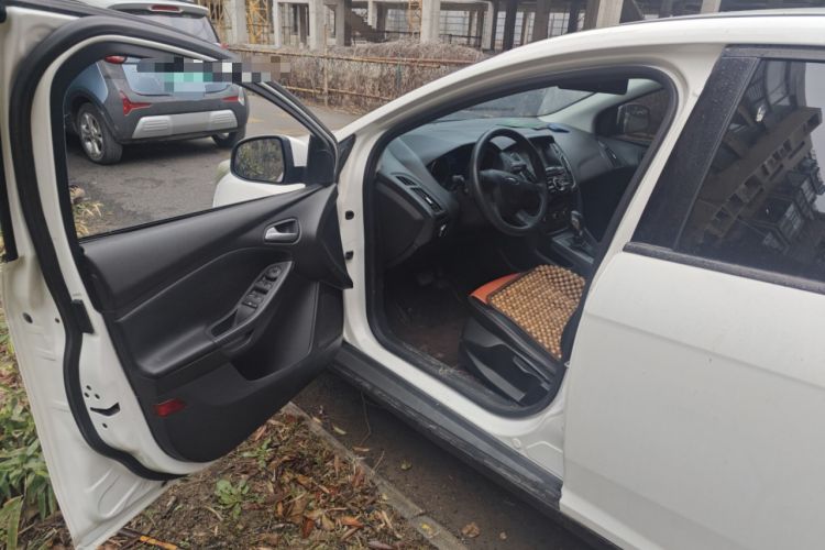 Used Ford Focus 2012 Hatchback 1.6L Automatic Comfort Model Driver Seat