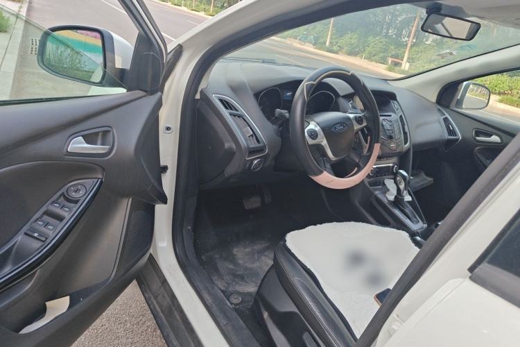 Used Ford Focus 2012 Sedan 1.6L Automatic Fashion Edition Driver Seat