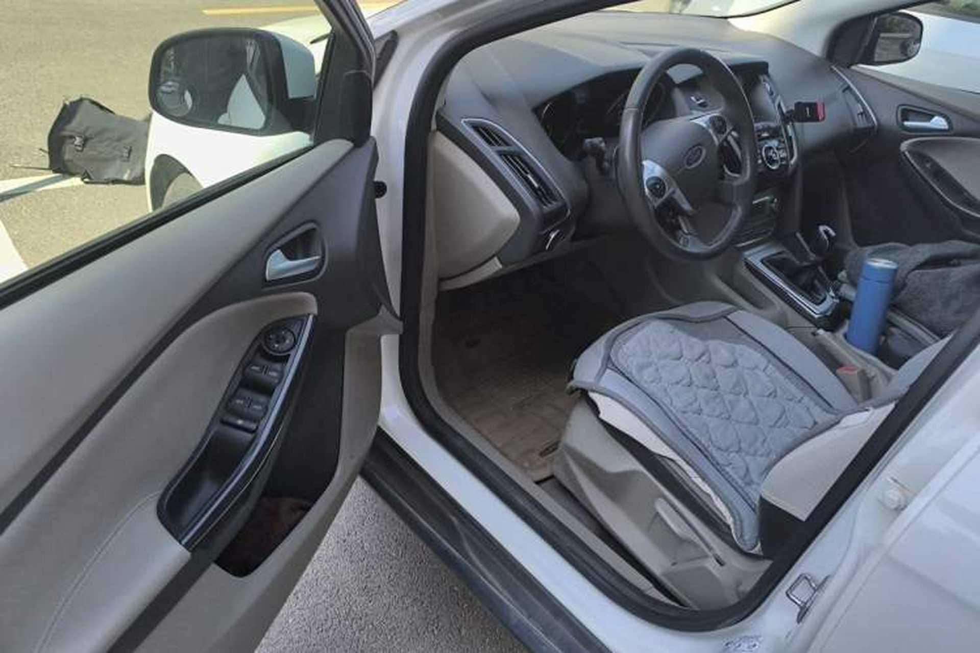 Used Ford Focus 2012 Sedan 1.6L Manual Fashion Edition Driver Seat