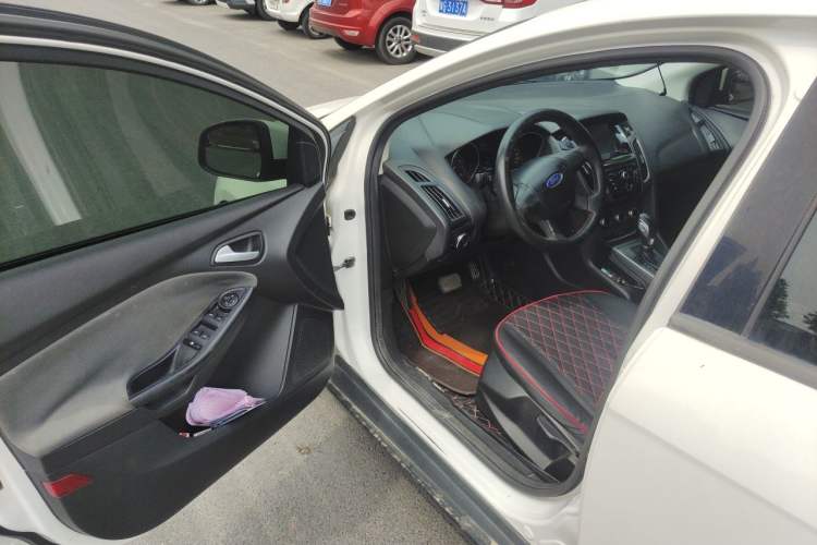 Used Ford Focus 2012 Hatchback 1.6L Automatic Comfort Model Driver Seat