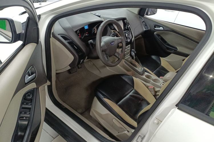 Used Ford Focus 2012 Sedan 1.6L Automatic Comfort Model Driver Seat