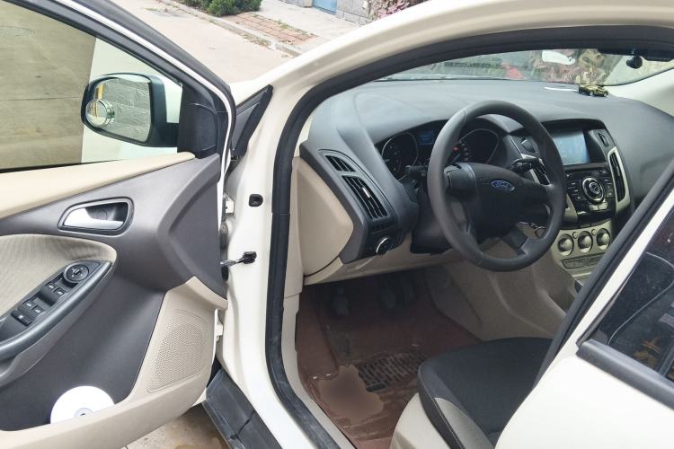 Used Ford Focus 2012 Sedan 1.6L Manual Comfort Model Driver Seat